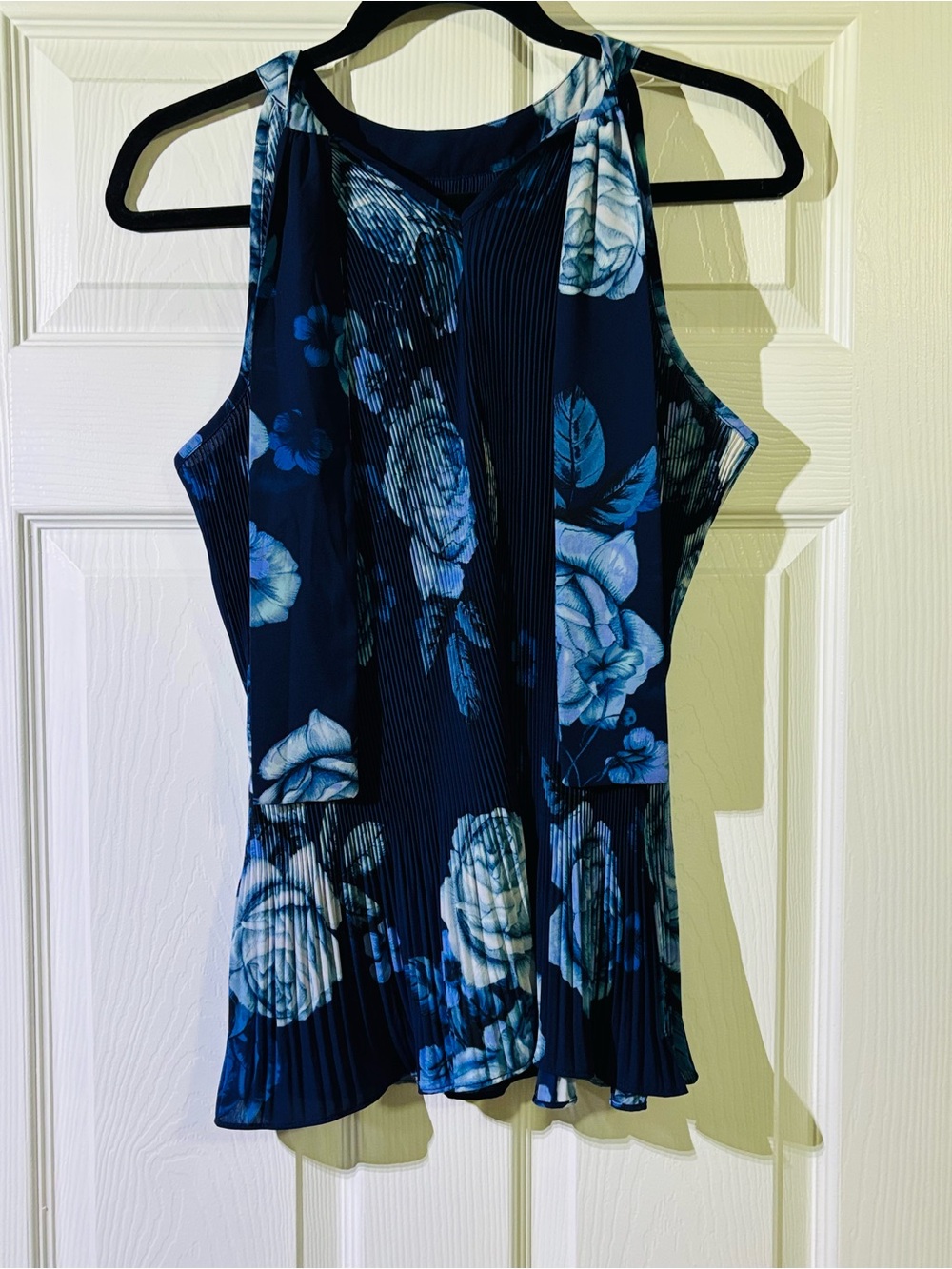 Y2K Sioni Navy Blue Floral Pleated Tank Top